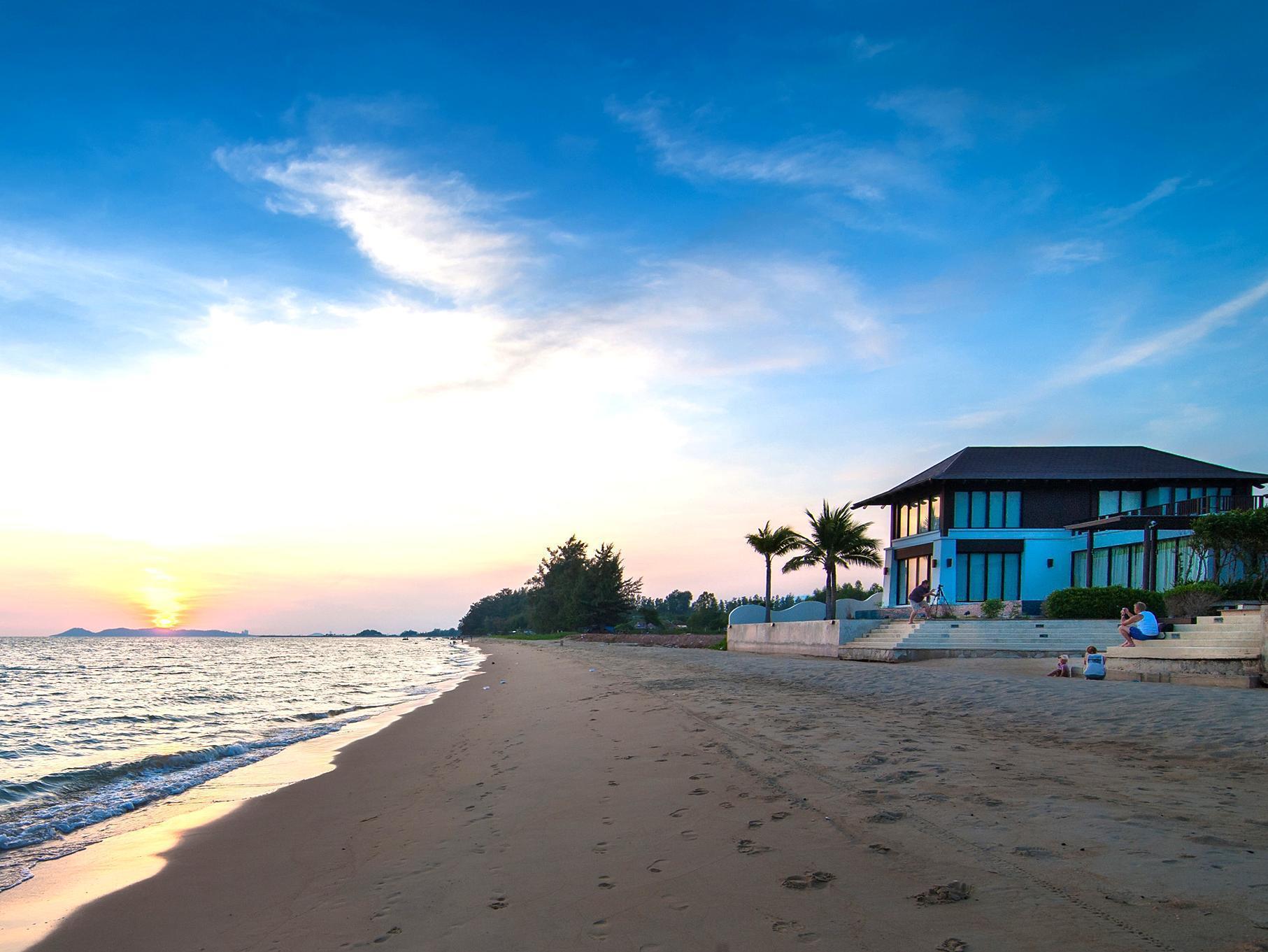 The Oriental Beach Resort Районг Экстерьер фото